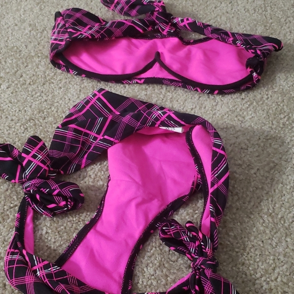 Pink striped small bikini - Picture 2 of 6